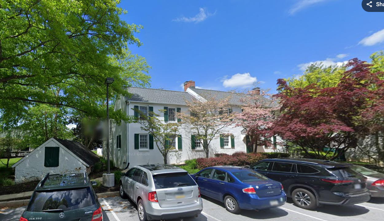 100 John Robert Thomas – Front of Building Photo